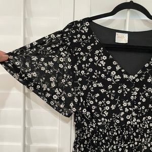 Black floral summer spring dress. Knee length - L